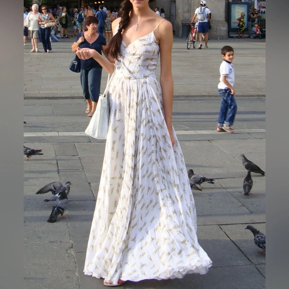 D&G Spring Summer Flowing white and gold print maxi gown dress. - Picture 10 of 10